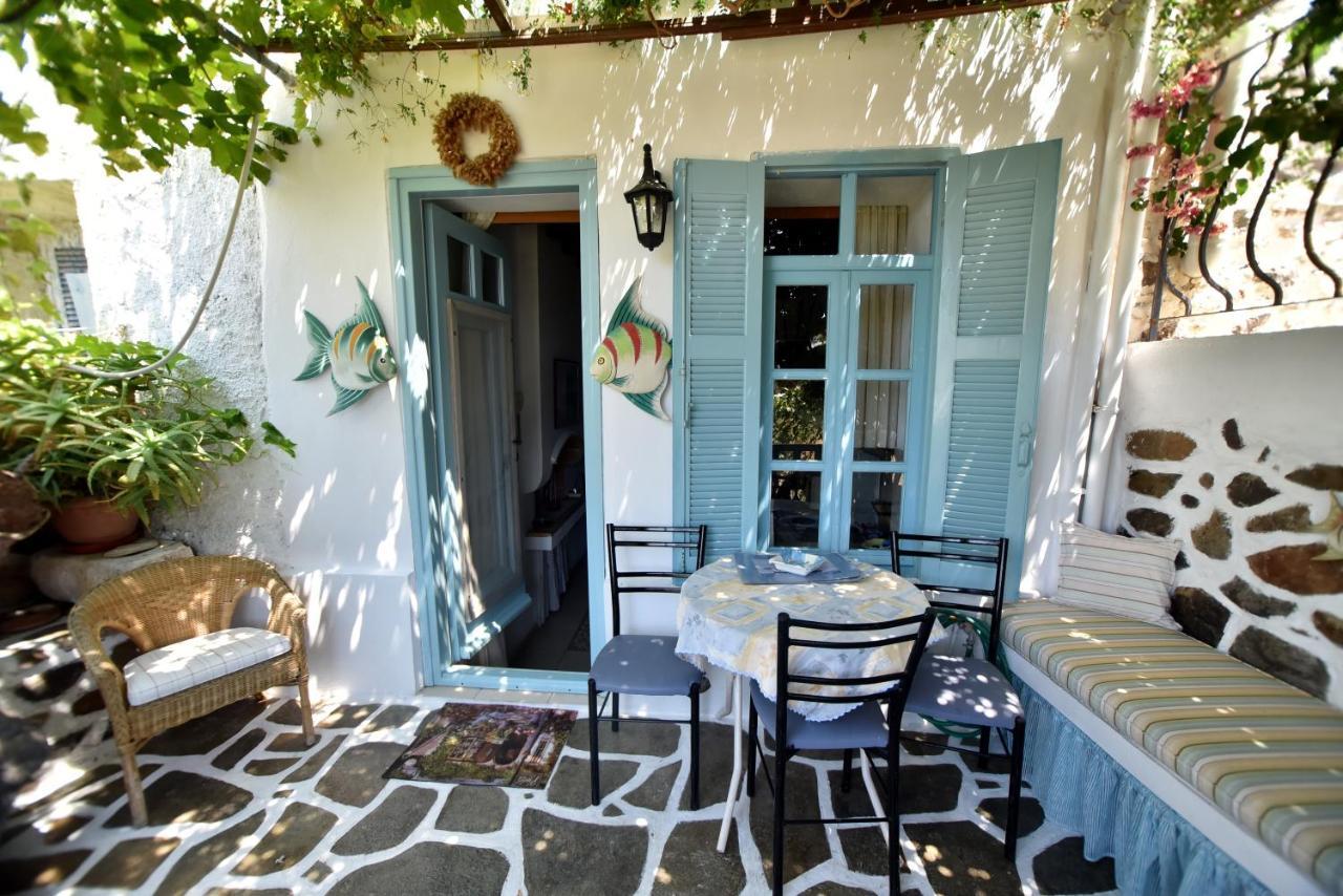 Traditional House By The Sea Mandráki Kültér fotó